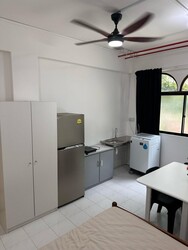 Sims Avenue (D14), Apartment #561525791
